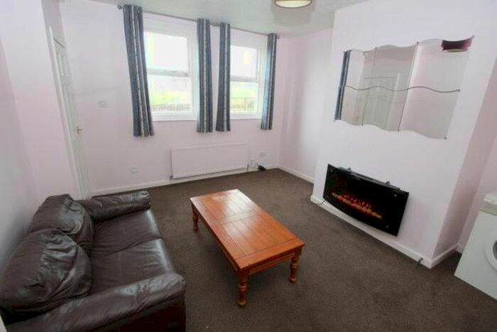 2 Bedroom Flat To Rent In Fouracres Road, Newcastle Upon Tyne, NE5
