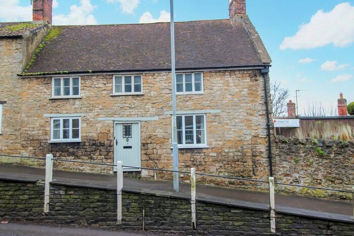 3 Bedroom End Of Terrace House To Rent In Greenhill, Sherborne, Dorset DT9