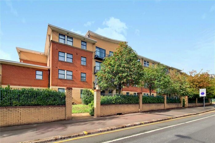 2 Bedroom Apartment To Rent In Tottenham Lane, London, N8