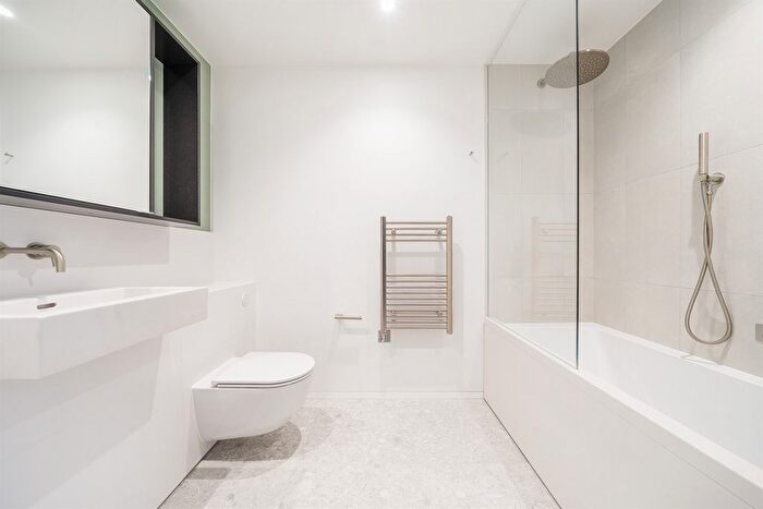 Studio To Rent In Peninsula Gardens, East Parkside, Lower Riverside, Greenwich Peninsula, SE10
