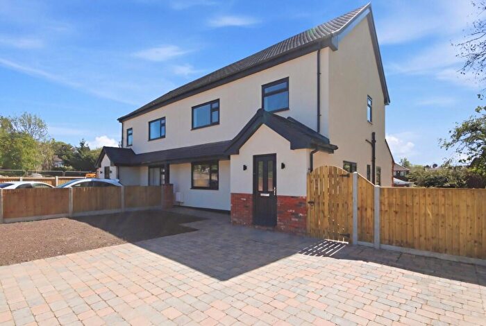 4 Bedroom Semi-Detached House To Rent In Springfield Cottages, Hepthorne Lane, S42