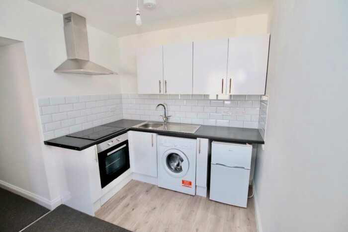 1 Bedroom Flat To Rent In Bedroom Flat | Cumberland Place | Available St August, SO15