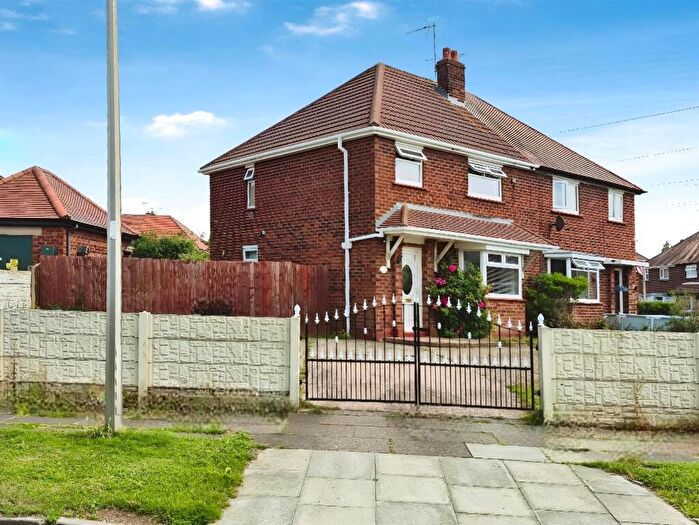 3 Bedroom House To Rent In Marshfield Avenue, Crewe, CW2