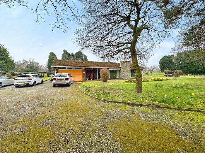 5 Bedroom Bungalow For Sale In Heathland, Blackden, Holmes Chapel, Crewe, Cheshire, CW4