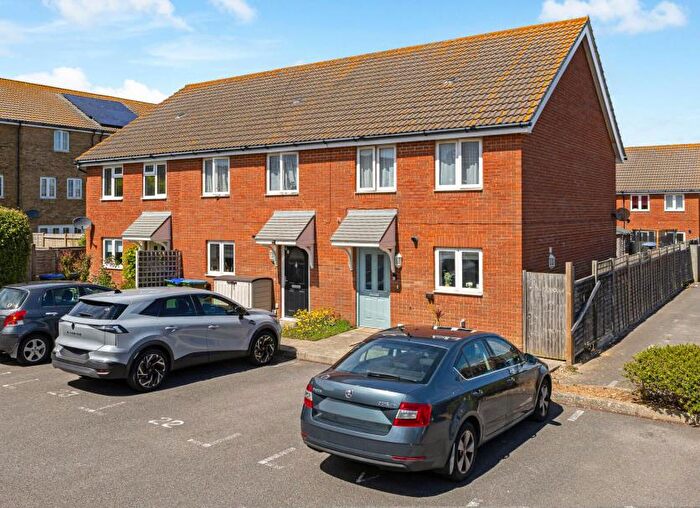 2 Bedroom End Of Terrace House For Sale In Seaview Avenue, Peacehaven, BN10