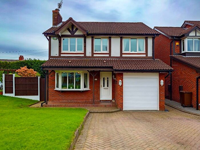 4 Bedroom Detached House For Sale In Dunham Road, Dukinfield, Cheshire, SK16