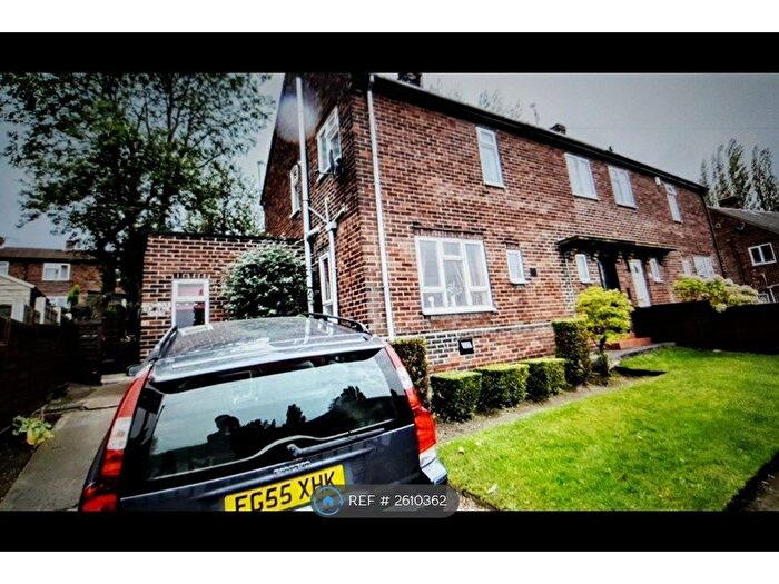 3 Bedroom Semi-Detached House To Rent In Hollins Mount, Hemsworth, WF9