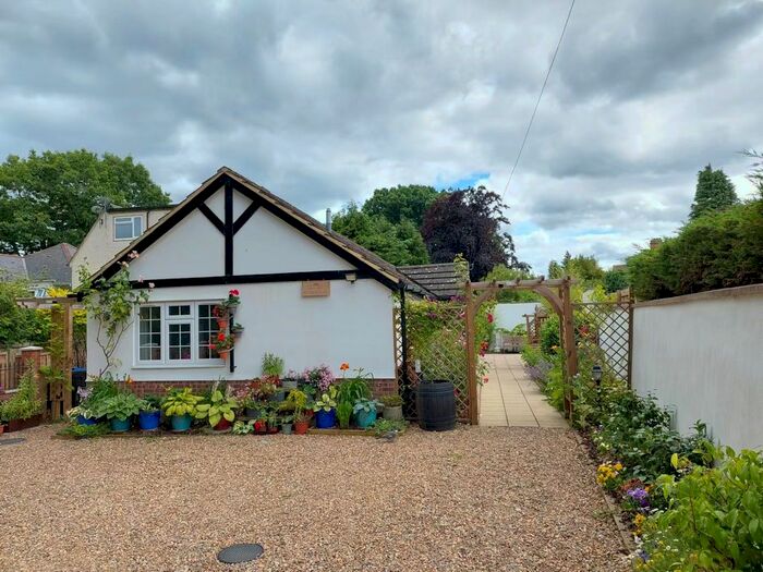 2 Bedroom Bungalow To Rent In The Avenue, Camberley, GU15