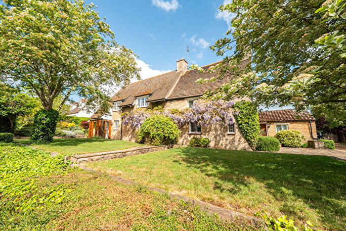 4 Bedroom Detached House For Sale In Russell Hill, Thornhaugh, PE8
