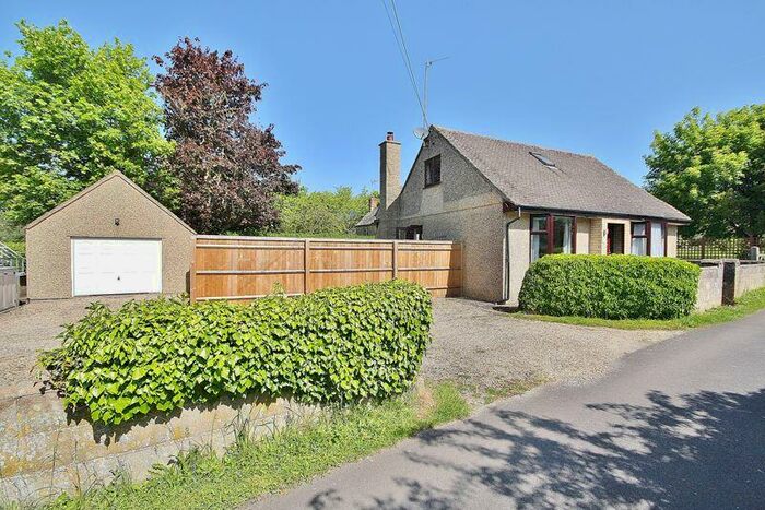 3 Bedroom Detached Bungalow For Sale In Stonesfield, Churchfields, OX29