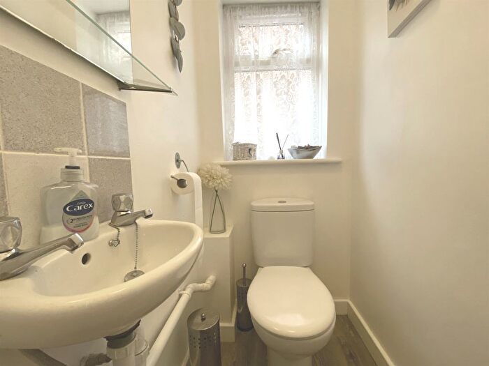 4 Bedroom Detached House For Sale In Turpins Way, Baldock, SG7