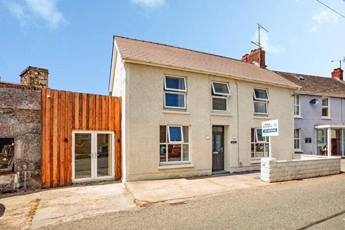 4 Bedroom Semi-Detached House For Sale In Drefach Felindre, Llandysul, Dyfed, SA44