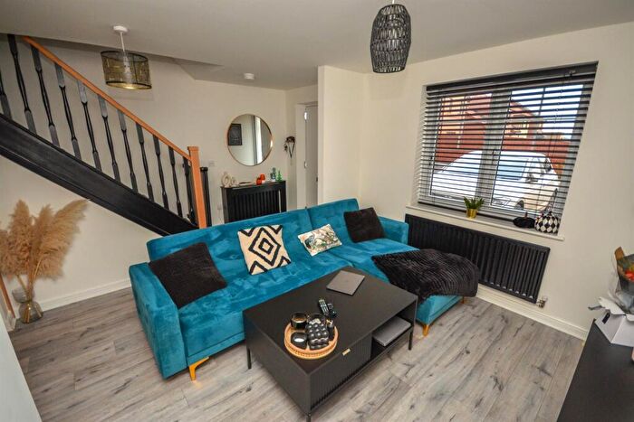 3 Bedroom Semi-Detached House For Sale In Low Avenue, Ferryhill, DL17