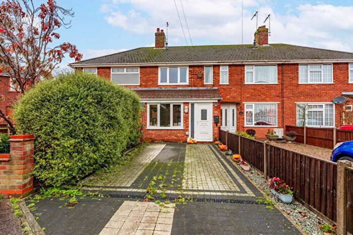 3 Bedroom Terraced House For Sale In Lynton Gardens, Lowestoft, NR32