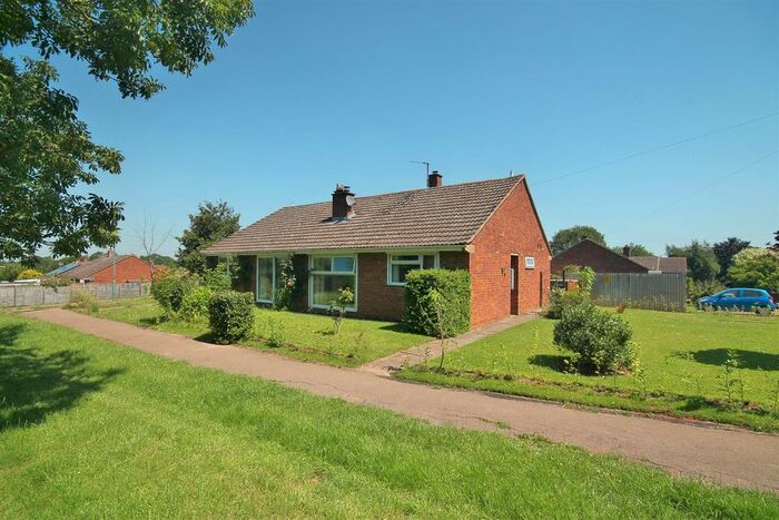 2 Bedroom Semi-Detached Bungalow For Sale In Bayfield Gardens, Dymock, GL18