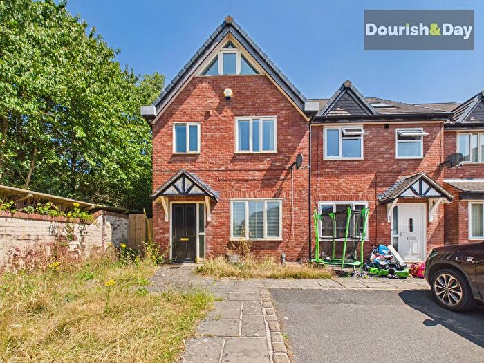 3 Bedroom End Of Terrace House For Sale In Shrewsbury Road, Market Drayton, TF9