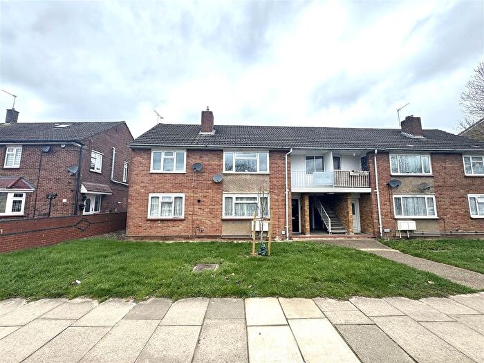 2 Bedroom Flat To Rent In Barra Hall Road, Hayes, UB3