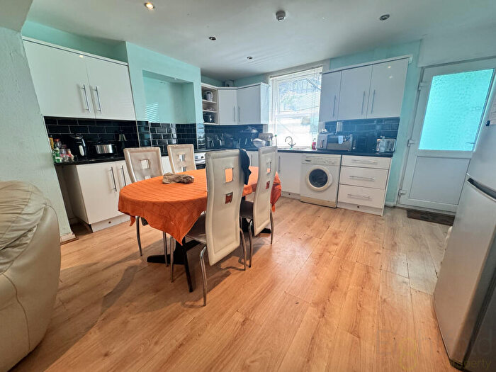 6 Bedroom Terraced House To Rent In Edinburgh Road, Brighton, East Sussex, BN2