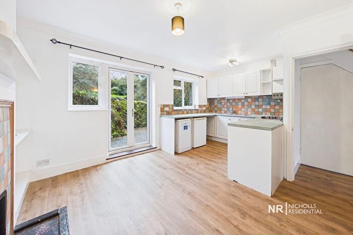 3 Bedroom Semi-detached House To Rent In Golding Road, Sevenoaks, Kent., TN13