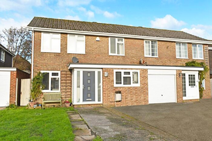 4 Bedroom Semi Detached House For Sale In Pamplyn Close, Lymington, SO41