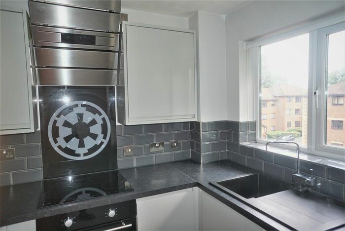 1 Bedroom Flat To Rent In Winston Close, Greenhithe, DA9
