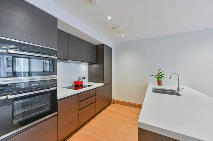 3 Bedroom Flat To Rent In John Islip Street, Pimlico, London, SW1P
