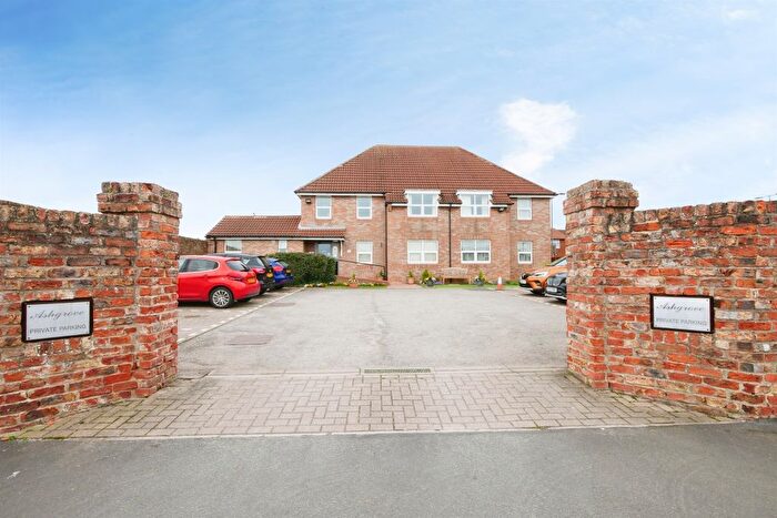 1 Bedroom Flat For Sale In The Village, Haxby, York, YO32