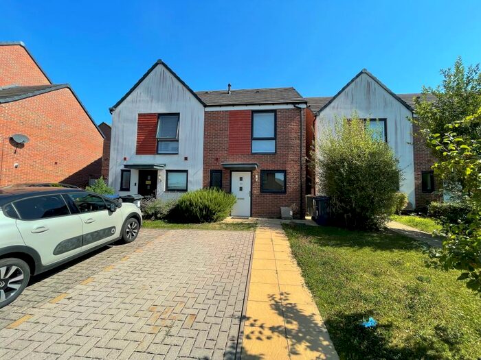 2 Bedroom Semi-Detached House To Rent In Northfield, Birmingham, B31