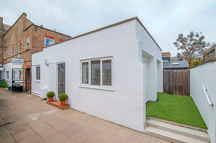 1 Bedroom Flat To Rent In Sheen Lane, SW14