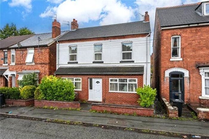 4 Bedroom Detached House For Sale In Staveley Road, Wolverhampton, West Midlands, WV1