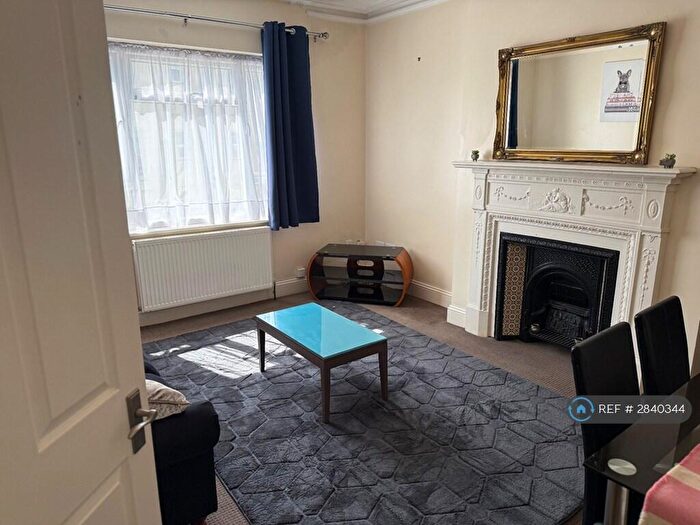 1 Bedroom Flat To Rent In Waverley Grove, Southsea, PO4