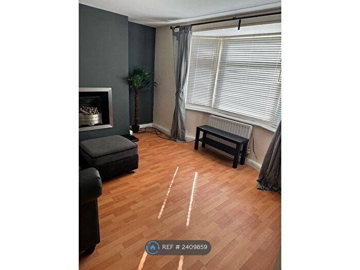 1 Bedroom Flat To Rent In Braeside, Gateshead, NE11