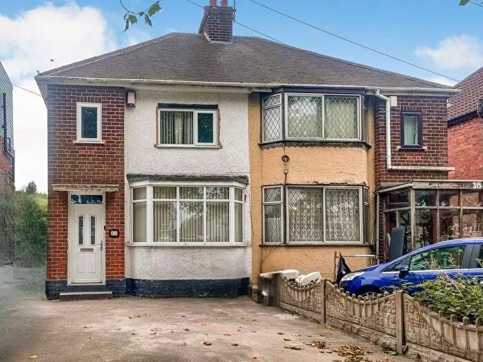 3 Bedroom Semi-Detached House To Rent In Birmingham New Road, Dudley, DY1