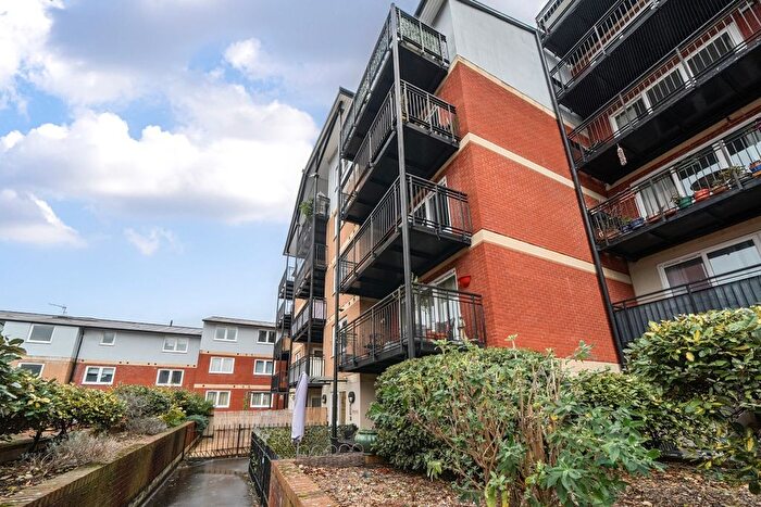 1 Bedroom Flat To Rent In Penn Place, Northway, Rickmansworth, WD3