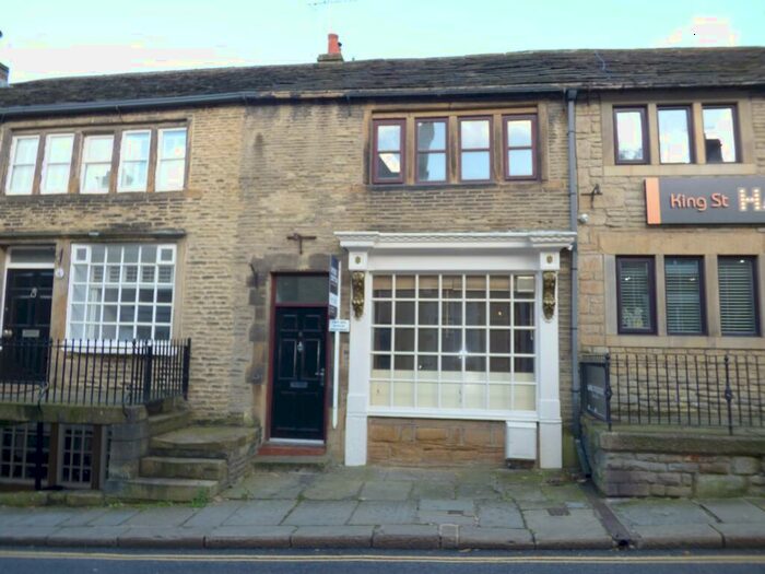 2 Bedroom Apartment To Rent In King Street, Delph, OL3