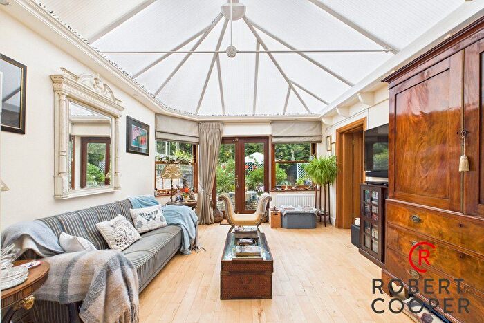 3 Bedroom Maisonette For Sale In Chester Road, Northwood, HA6