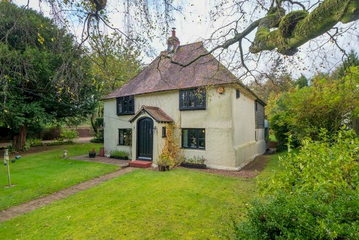 4 Bedroom Detached House For Sale In Woodside Green, Lenham, Maidstone ME17