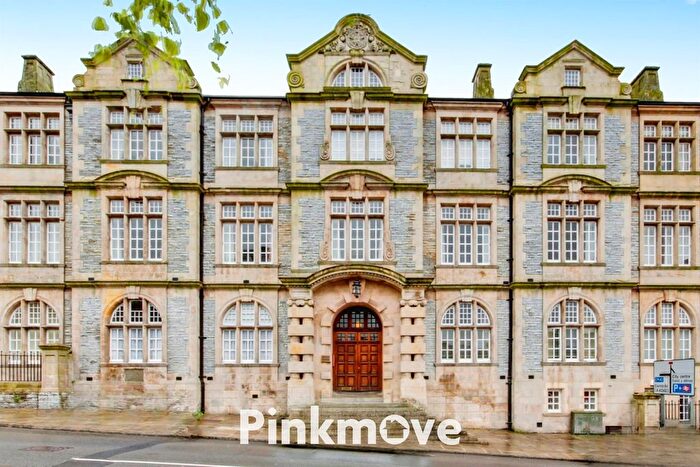 2 Bedroom Flat For Sale In Pentonville, Newport, NP20