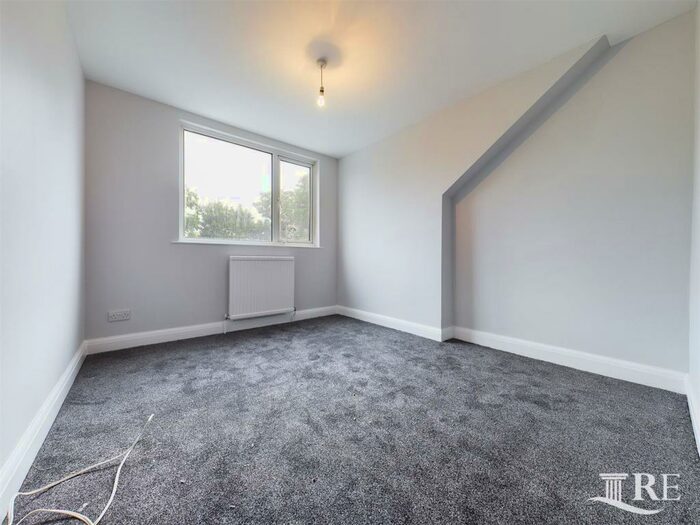 2 Bedroom Flat To Rent In Connaught Road, London, NW10