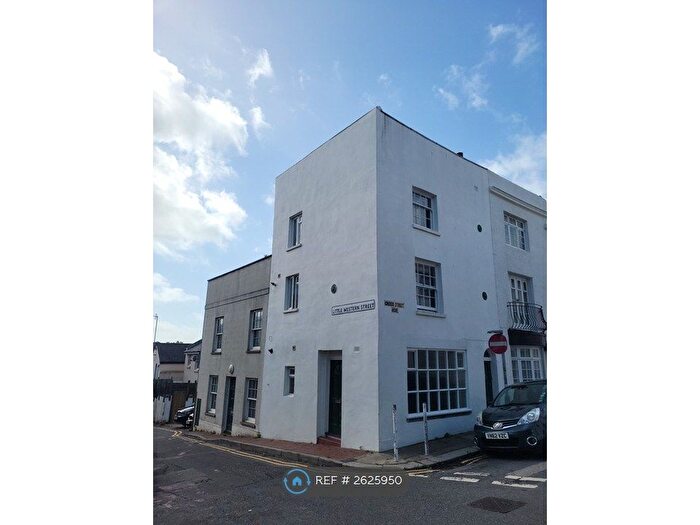 1 Bedroom Flat To Rent In Cross Street, Hove, BN3