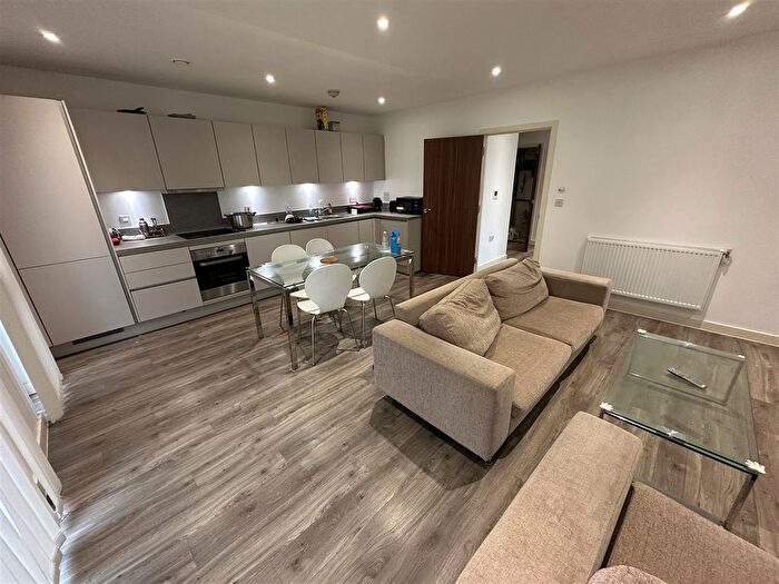 3 Bedroom Flat To Rent In Moorhen Drive, Edgware, NW9