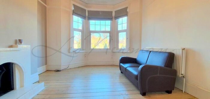 1 Bedroom Flat To Rent In Upper Richmond Road, Putney, SW15