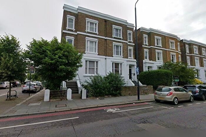 3 Bedroom Flat To Rent In Stockwell Road, London, SW9