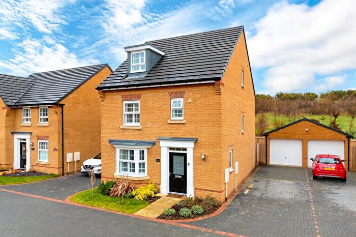 4 Bedroom Detached House For Sale In Glory Avenue, Brooklands, Milton Keynes, MK10