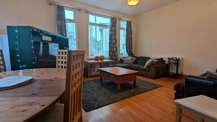 6 Bedroom Terraced House To Rent In Cwmdare Street, Cathays, CF24