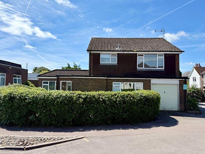 3 Bedroom Detached House For Sale In Coopers Way, Henfield, BN5