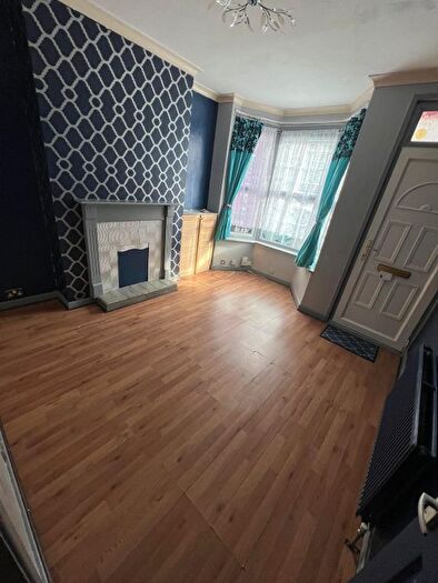 2 Bedroom Detached House To Rent In St Saviour Road, Luton, LU1
