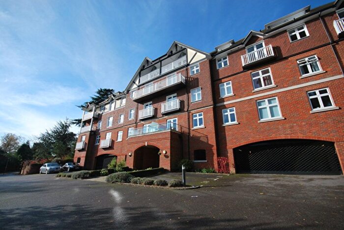 2 Bedroom Flat To Rent In Marnock House, Tunbridge Wells, Kent, TN2