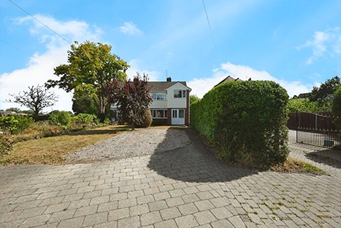 3 Bedroom Semi-Detached House For Sale In Cawston Lane, Dunchurch, Rugby, CV22