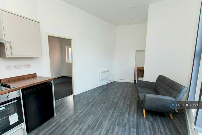 1 Bedroom Flat To Rent In Dovercastle, Nottingham, NG7